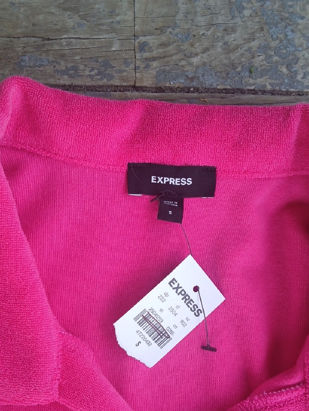 NWT Express Hot Pink Short Sleeve Terry Cloth Polo Shirt Size Small - Picture 3 of 5
